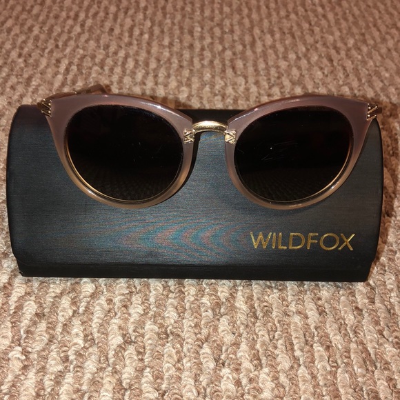 Wildfox Accessories - WILDFOX SUNGLASSES